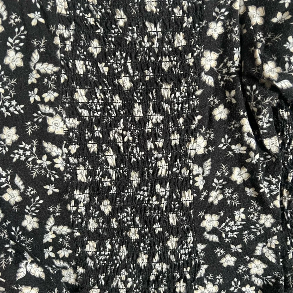 Girl Old Navy Black and White Floral Blouse